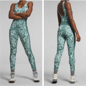 The North Face Dune Sky Onesie Long